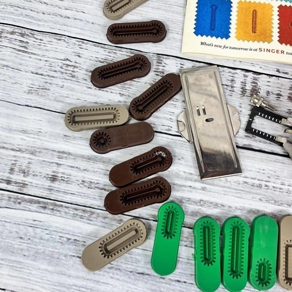 SINGER Professional Buttonholer 20 Cams 381116 for Slant 0 Matic Zig Zag Machine - Picture 6 of 16